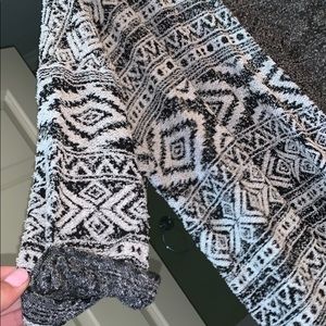 Ecote Sweaters - Urban Outfitters Black & White Patterned Cardigan Ecote Sweaters - Urban Outfitters Black & White Patterned Cardigan